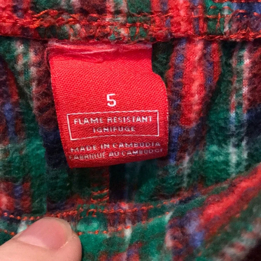Cozy red green Plaid pajama set boy’s size 5 fleece pants VGUC